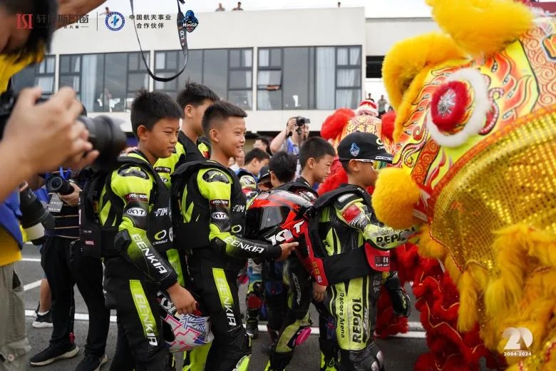 轩尼斯门窗助力中国赛车新生力量！国际摩联MiniGP中国站总决赛圆满落幕_3